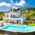 Noulia Villa